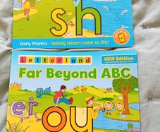 2 Letterland Story Phonics Books