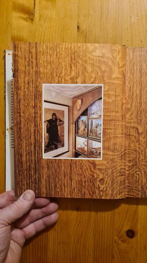 The Art Of Woodgraining. By Stewart Spencer. Techniques For Creating Painted Wood Effects On Interiors, Furniture And Objects.  FIRST EDITION. Large Volume Hardback With Dustjacket In Very Good Condition.