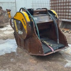 Looking for crushing Bucket