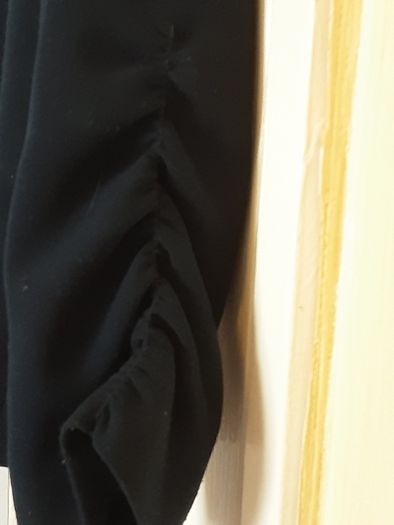 Jacket/Short Waist/Hipster Fitted Jacket Colour: Navy  ..  Size: 10 UK ..  Reduced