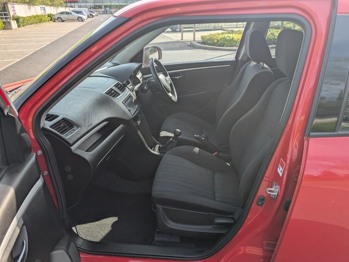 Top Spec Suzuki Swift SZ4 - 2014 (142)