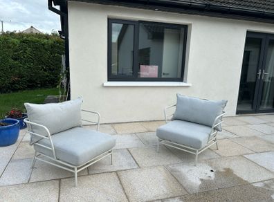 Kave home Mareluz white steel armchairs (2)