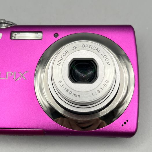 Nikon Coolpix S220 10MP Digital Camera Pink - Nr Mint - Full Kit