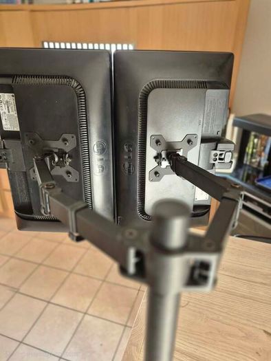Dual monitor stand