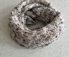 STEVE MADDEN Snood - Pink/Grey/Off White