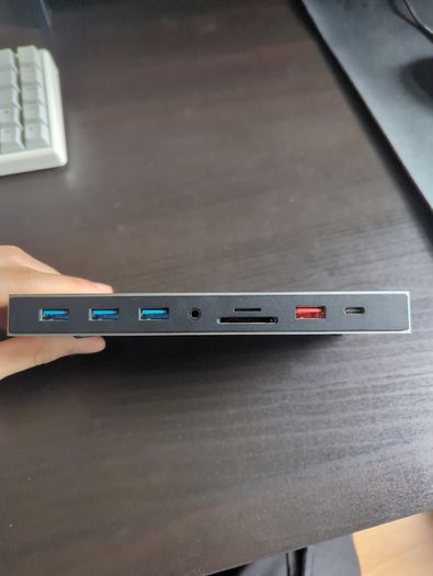 Selore USB-C Docking Station