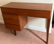 1971 Singer sewing machine mounted in solid wood desk