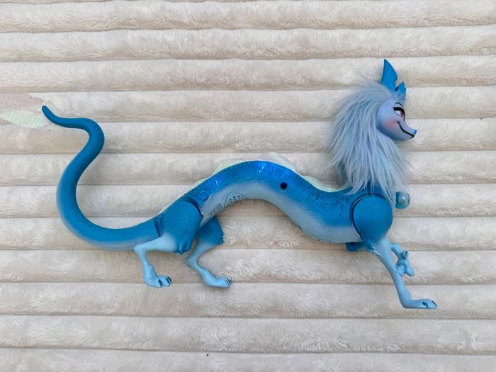 Disney store Raya And The Last Dragon Sisu Dragon Lights & Sounds figure Lenth approx. 35 cm. Used PLease see photos