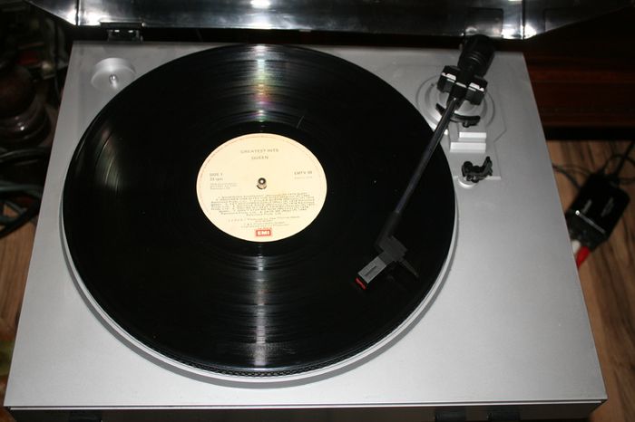 Ion TTUSB05 USB Turntable Digitise Convert your Vinyl to Digital, Boxed, Working