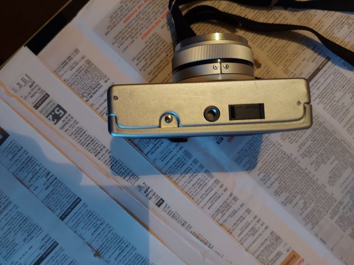 Canon Canonet 28 film camera and carrying case in very good cosmetic condition