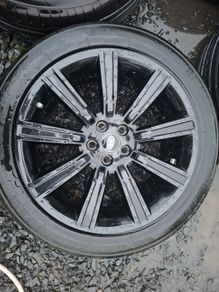 21" Genuine Range Rover Alloys with tyres
