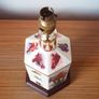 Vintage "Pointers of London & Edinburgh" porcelain  table lamp with wooden base and horse racing theme  height 30cm Image 3