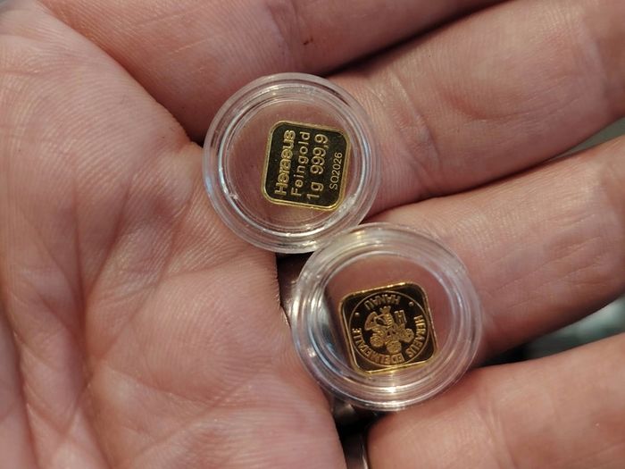 2 grams of gold