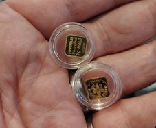 2 grams of gold