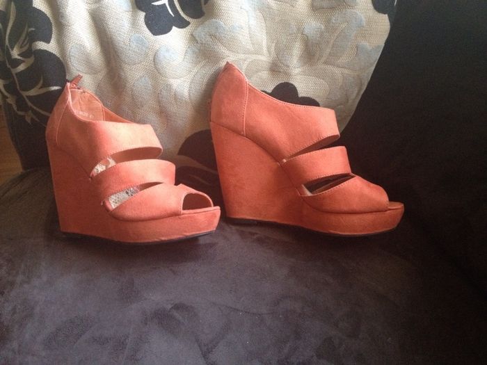 Beautiful Wedge Sandals (eu38/ size 5)