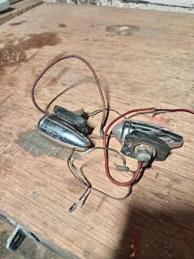 vintage car  sidelights