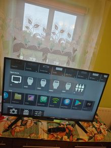 40- inch Cello Android Smart Tv