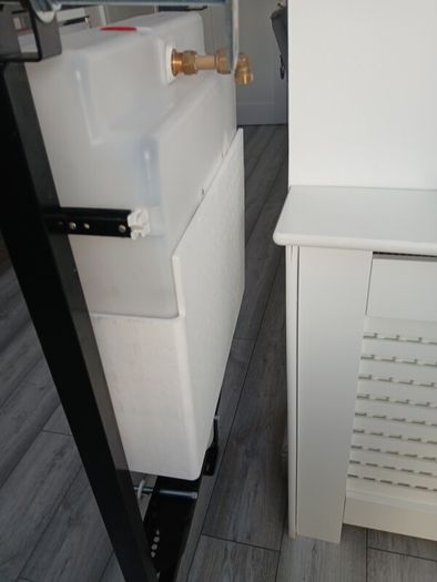 toilet concealed cistern
