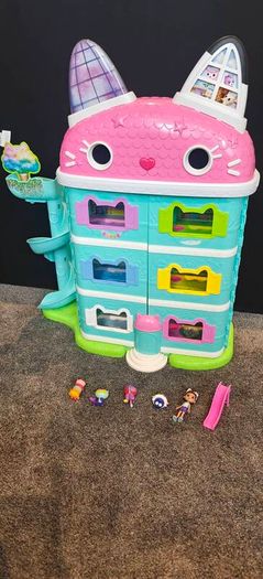 Gabby's Dollhouse