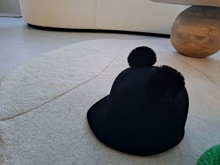 Girls Zara black ears hat and green bucket hat 5-8 bundle