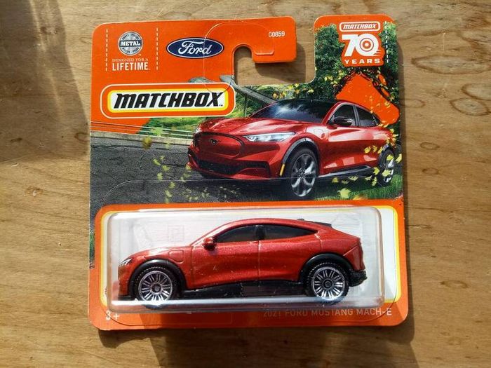 Matchbox 2021 Ford Mustang Mach - E