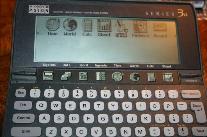 PSION series 3a working mini micro computer 1993 RARE vintage computer