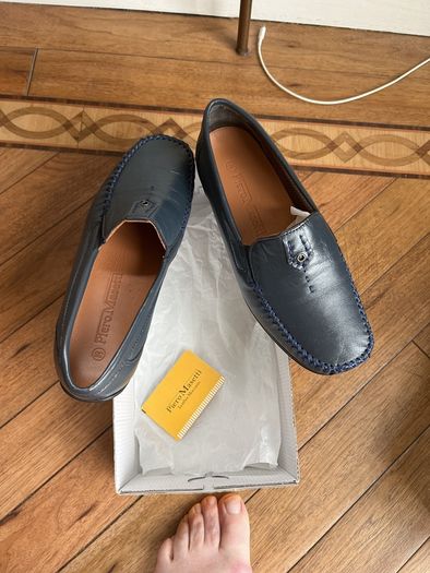 Ladies Unworn 2 Pairs Porto Maserati Leather Moccasin Size 38 Shoes
