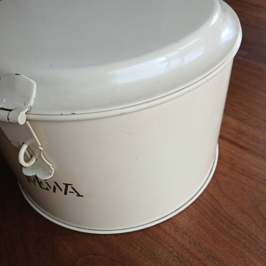 1950s food storage and yoghurt maker