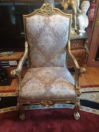 Throne Chair