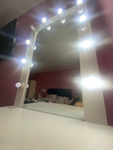 Hollywood Mirror /Dressing table