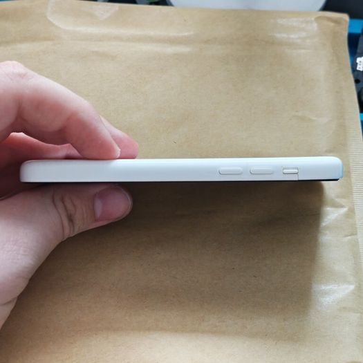 Apple iPhone 5c - 8GB - White - 3 Network - Activation Locked (For Parts / Repair)