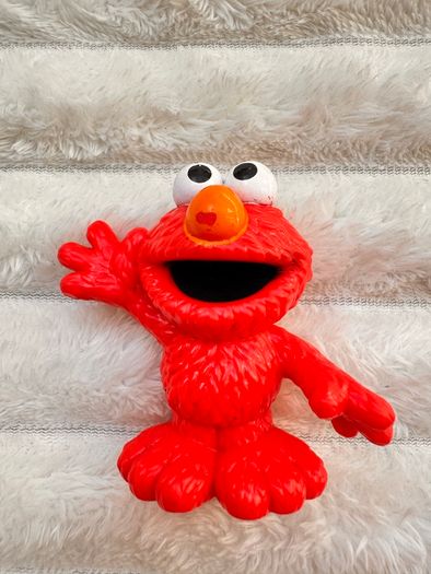 Sesame Street Workshop Waving Elmo Monster Red approx. 6.5 cm. Figure Hasbro Damaged Used Please see photos