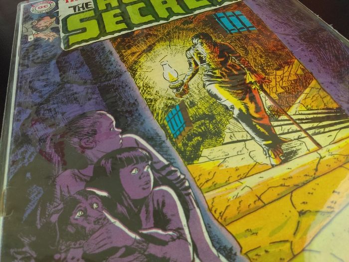 House Of Secrets ! Issue #83 ! SIlver Age Horror Comic from 1970 !  Current value of NM 135.00 Dollars !!