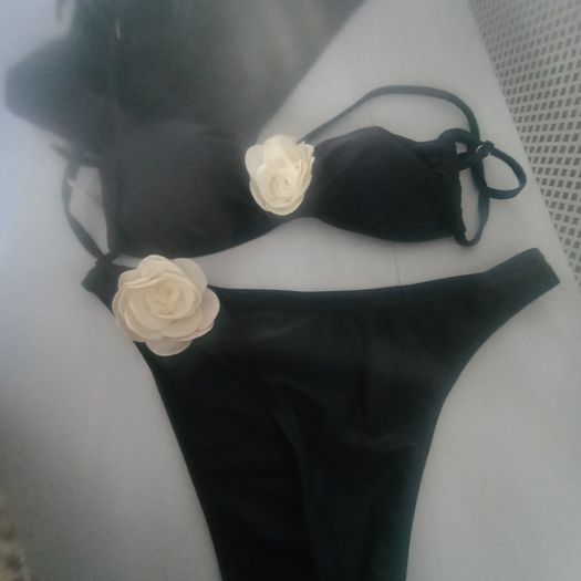 Black rose bikini