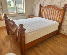 Solid wood Kingsize Bed