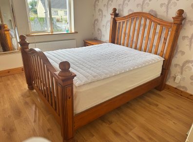 Solid wood Kingsize Bed