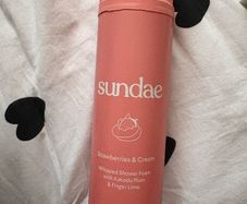 sundae strawberries and cream whipped shower foam 265ml