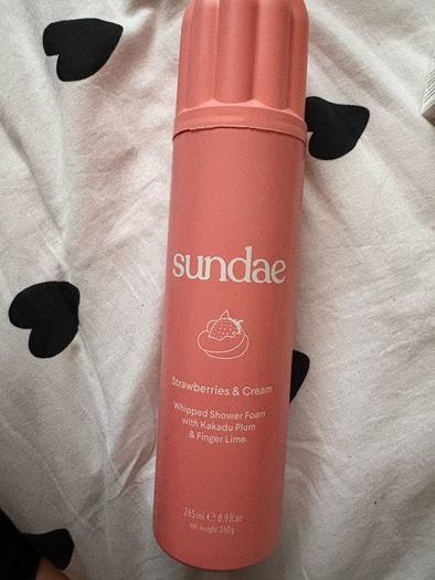 sundae strawberries and cream whipped shower foam 265ml