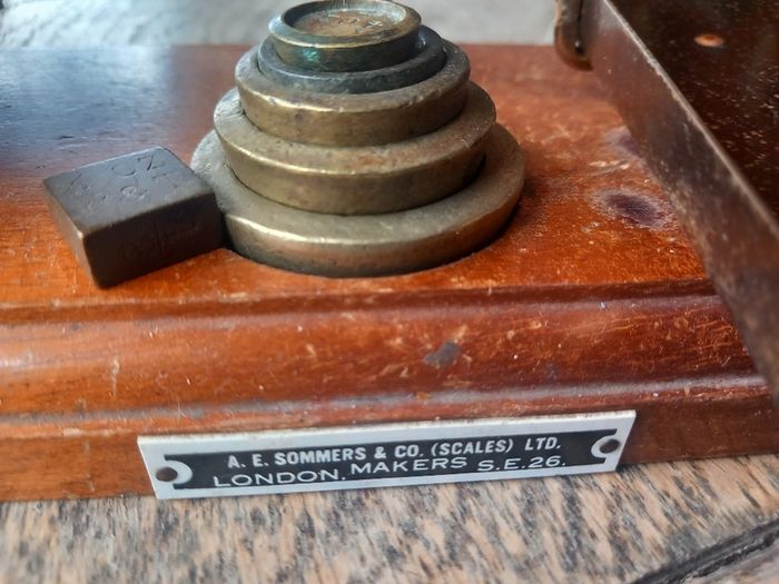 Weighing scales from Enniskerry post office, D18 post 10e
