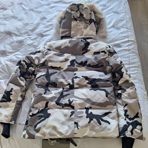 Canada Goose S mens Camouflage coat with fur