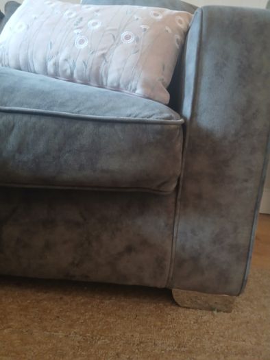 Corner suite