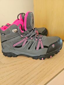 waterproof trekking shoes