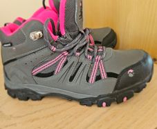 waterproof trekking shoes