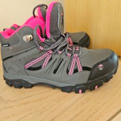 waterproof trekking shoes