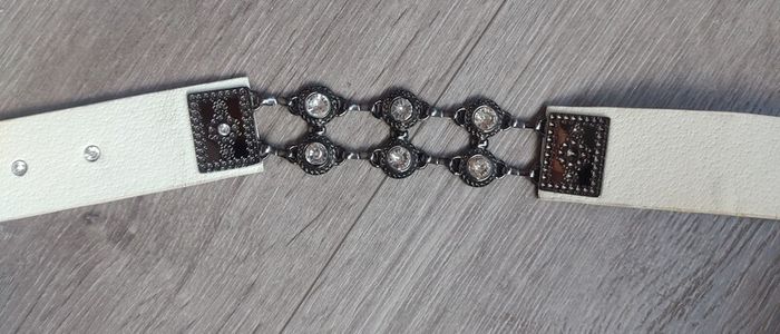 Decorative belt with rhinestones