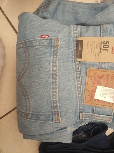 levis