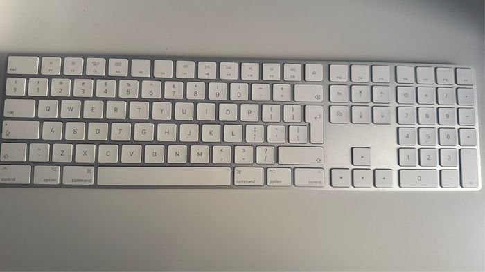 Apple Wireless Keyboard