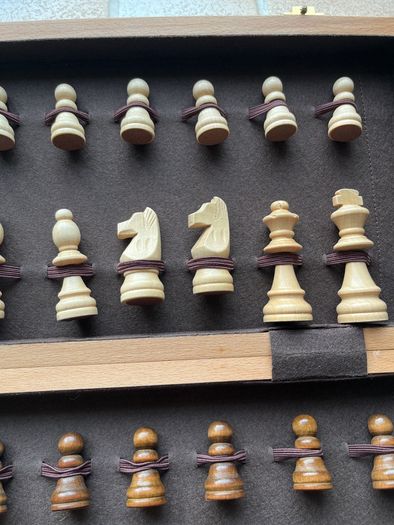Gokl quality Wooden box Chess Set as New