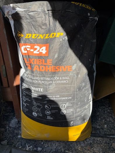 20kg bag of Dunlop CF-24 Flexible Tile Adhesive (white)