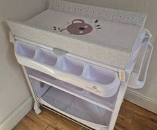 Babylo Baby Changing Unit & Bath - Excellent Condition